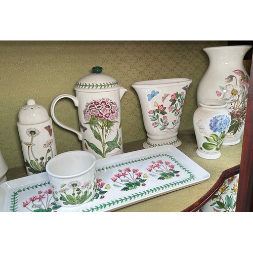 127 - A collection of Portmeirion Pottery decorated in the ‘Botanic Garden’ pattern, comprising seven dinn... 