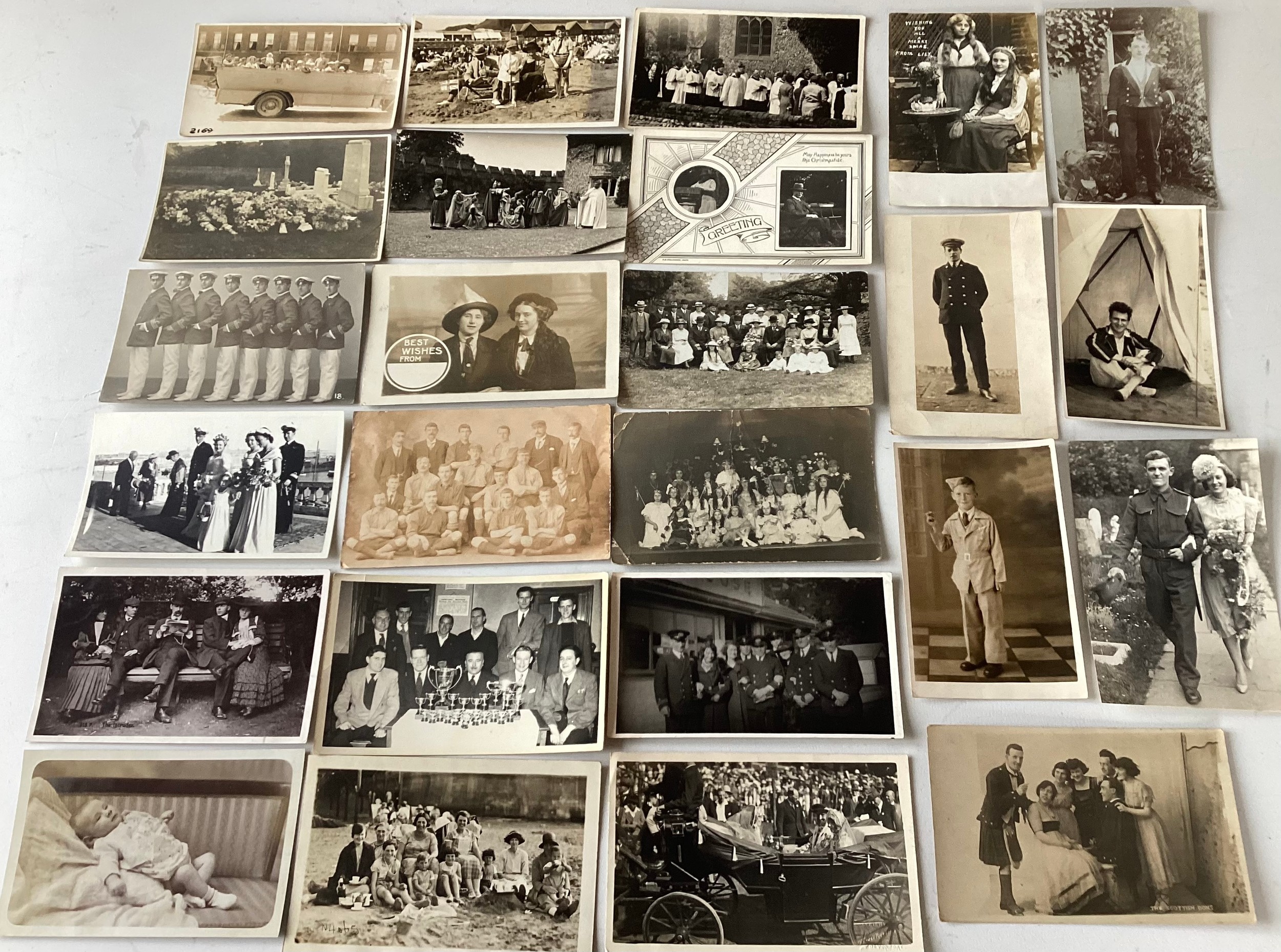 Two large boxes containing hundreds of postcards – many greetings cards ...