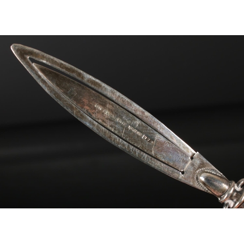 301 - A Crisford & Norris silver bookmark formed as a dagger. (Length 12cm).