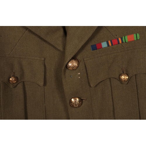 366 - Army No 2 Dress Jacket Royal Artillery, Major Rank Badge, Kings Crown buttons ( no size label approx... 