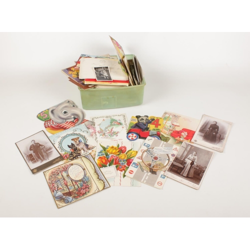 194 - A collection of vintage greeting cards. To include vintage photographs.
