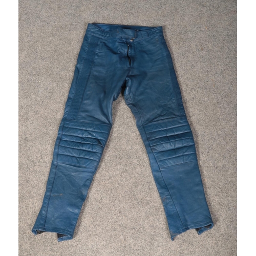 534 - A pair of Waddington blue leather motorbike trousers. Size 32.