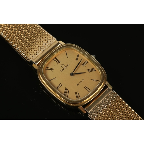 576 - A gentleman's Omega De Ville manual wristwatch.