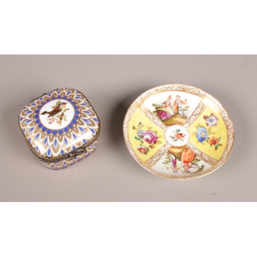 420 - A box of miscellaneous ceramics - to include 'Orchid Design' Trinket box, Royal Grafton pin dish, Ay... 