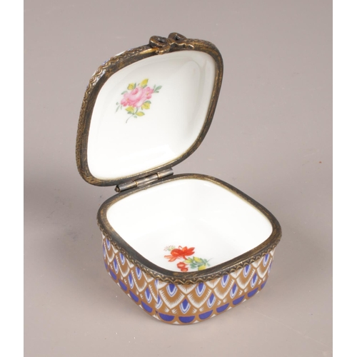 420 - A box of miscellaneous ceramics - to include 'Orchid Design' Trinket box, Royal Grafton pin dish, Ay... 