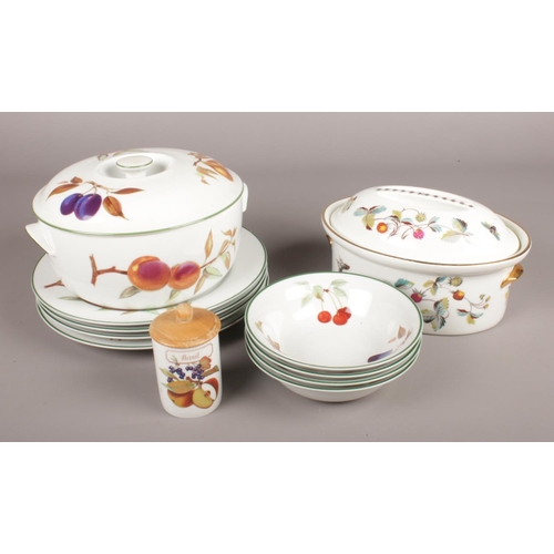 501 - A box of Royal Worcester dinnerwares. Includes Evesham Vale etc.