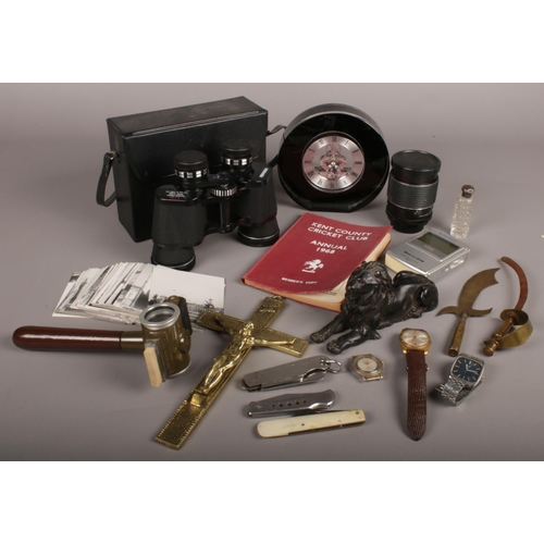 96 - A group of collectables. Including cased Miranda Binoculars, Dartington glass clock, monochrome phot... 