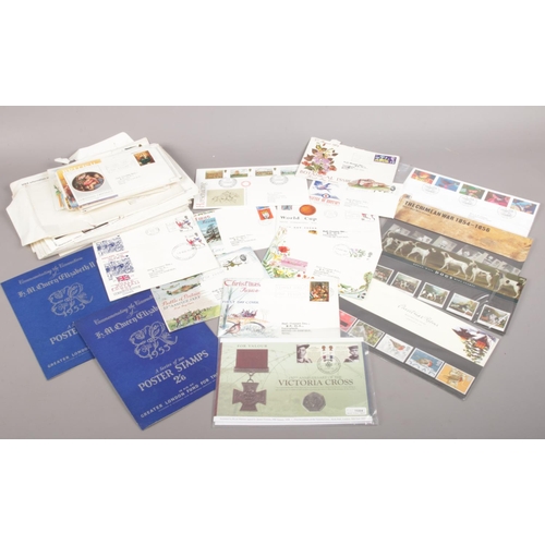 70 - A collection of British & World stamps/first day covers. To include a commemorative Victoria cross c... 