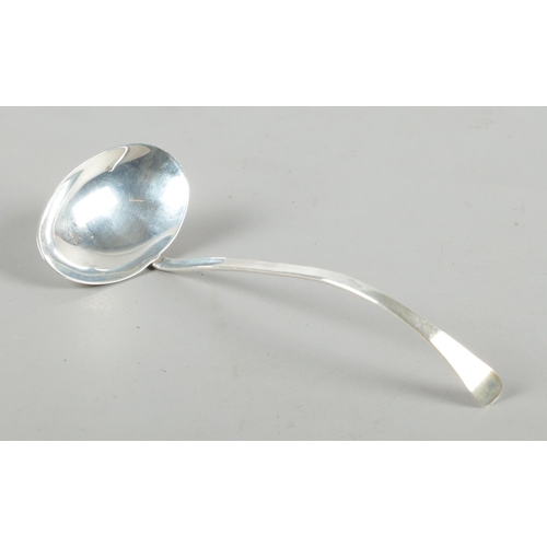453 - A boxed Isle of Mull silver ladle. Assayed for Edinburgh, 1985. Total weight: 12.61g