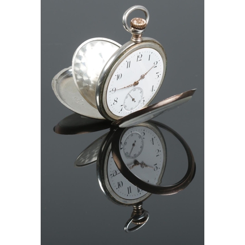 342 - A continental 800 silver Zenith pocket watch, with 15 jewel movement (1013501). Inside of engine tur... 