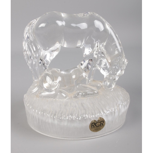 75 - A Royal crystal rock Italian figure of Horse and Foal. H:11.5cm.