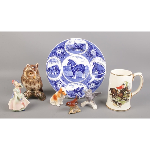 116 - A small collection of assorted ceramics, to include Beswick wren, Sadler hunting scene tankard and R... 