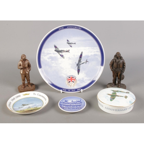 108 - A collection of aviation items, to include commemorative Wedgwood cabinet plate and Coalport trinket... 