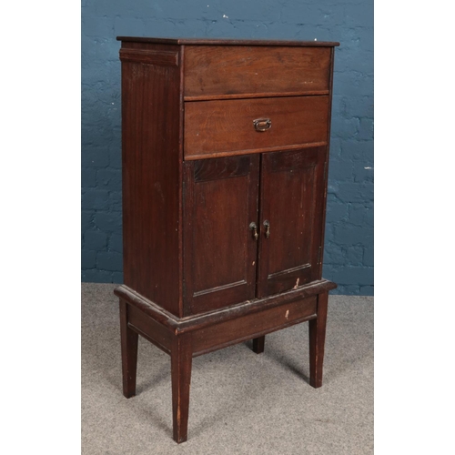 503 - An oak side cabinet.