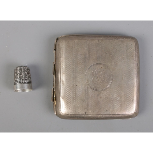 365 - A Birmingham silver Thimble (1922 8g) and Cigarette Case with broken hinge (1918 104g).