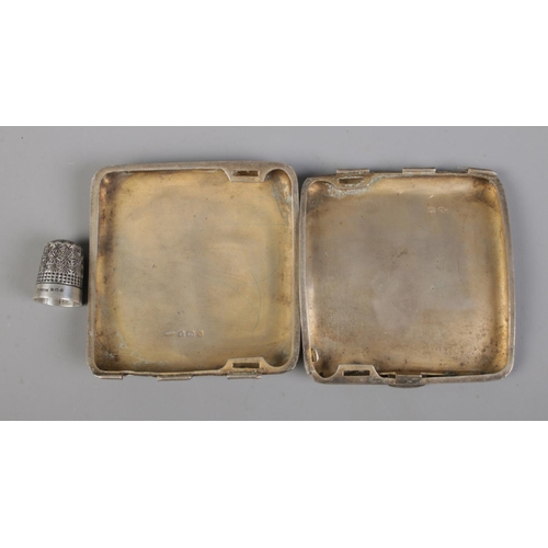 365 - A Birmingham silver Thimble (1922 8g) and Cigarette Case with broken hinge (1918 104g).