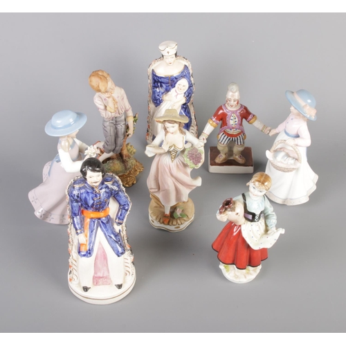 256 - A quantity of ceramic figures, includes Staffordshire, Leonardo Collection etc.