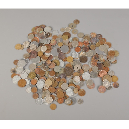 21 - A quantity of international coins including Italian, Australian, African and Belgian examples. Appro... 