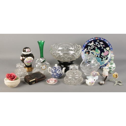 300 - A collection of assorted items, to include large cut glass bowl on circular stepped plinth, blue an ... 