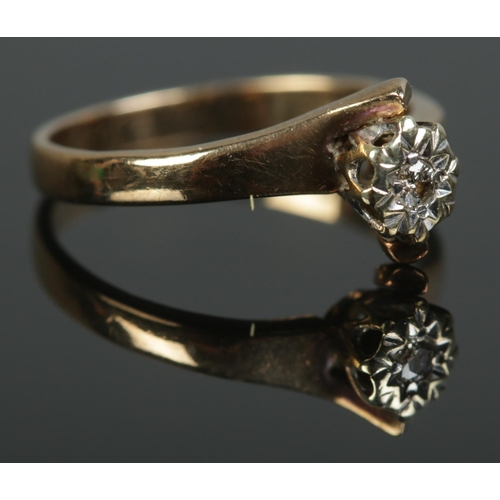 477 - A 9ct Gold and single stone diamond ring. Size K½. Total weight: 2.16g