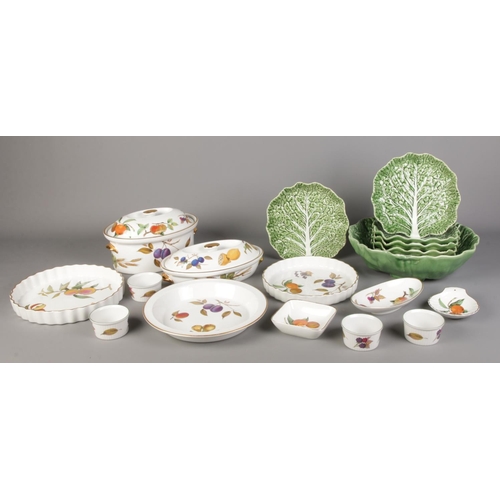 124 - A set of six Portuguese salad dishes with large bowl, together with a small collection of Evesham di... 