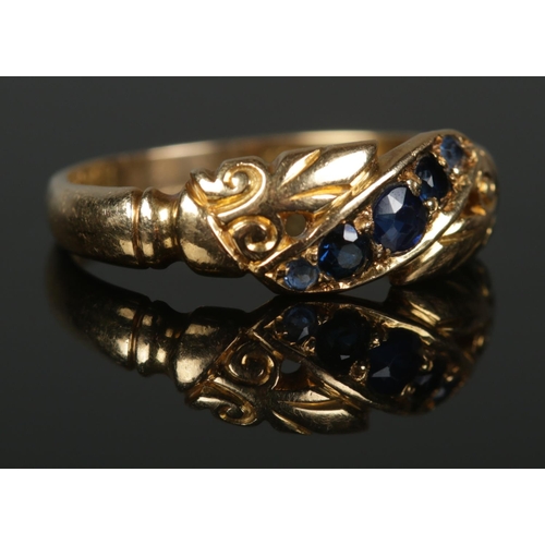 365 - A Victorian 18ct Gold and five stone Sapphire ring. Assayed for Birmingham. Size N. Total weight: 3.... 