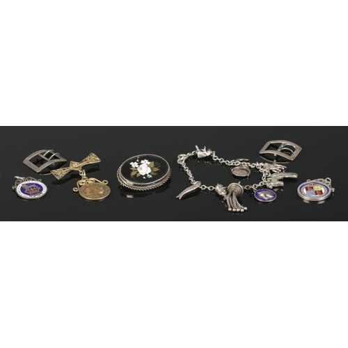 379 - A collection of late nineteenth and early twentieth silver and white metal jewellery. To include sil... 