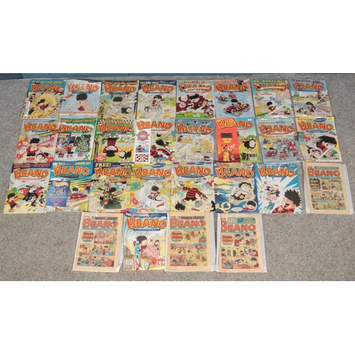 331 - A large quantity of Beano magazine. Including 1970s, 80s and 90s examples. Some with original free g... 