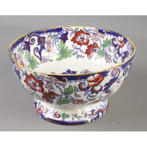 55 - A Victorian Staffordshire pedestal bowl. Decorated in the Amherst Japan pattern. Approx 22cm Diamete... 