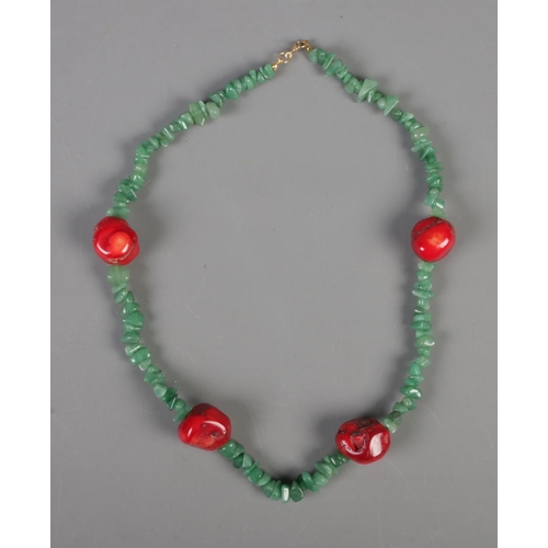 375 - A bamboo coral and aventurine necklace.