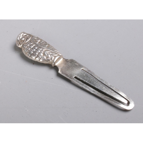 397 - A small silver bookmark formed as an owl. Stamped 925. 6.5cm.