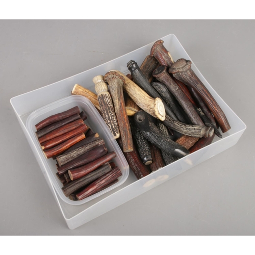 124 - A box of horn/antler pieces. Various sizes.