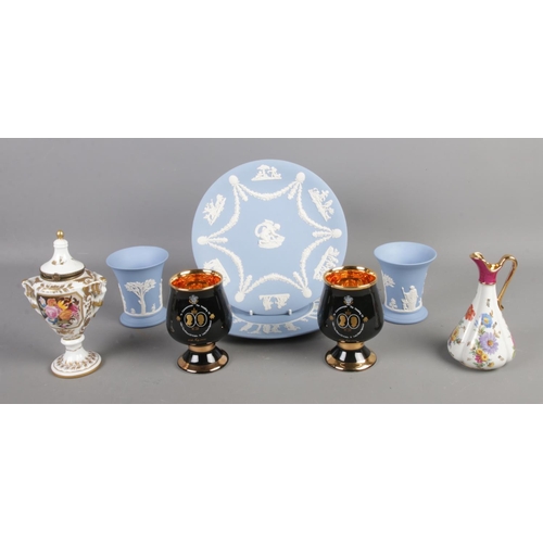 171 - A collection of assorted ceramics, to include Wedgwood jasperware, Prinknash pottery commemorative g... 