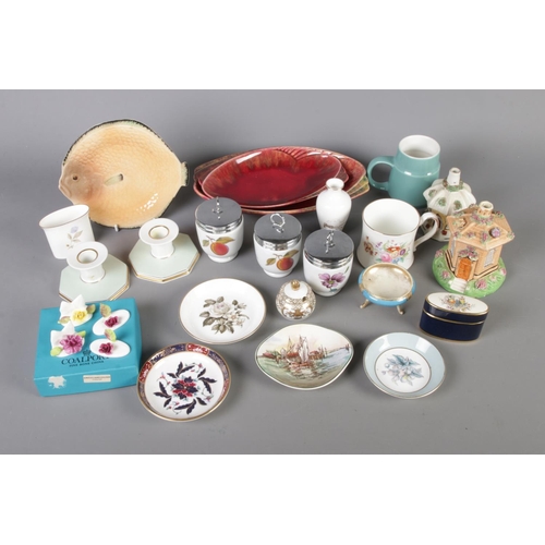 141 - A collection of assorted ceramics to include Shorter & Sons fish plate, Poole jug, Royal Copenhagen ... 