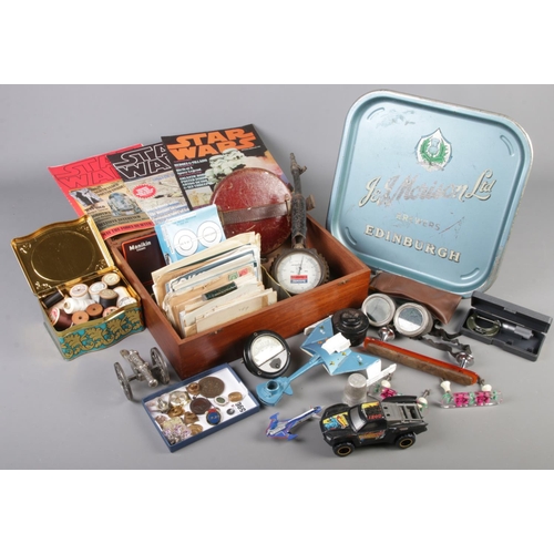 67 - A large quantity of collectables. Includes Star Wars magazine, badges, Parker pen, brewery tray, Rob... 