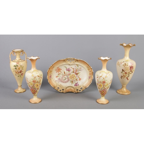 401 - A collection of W & R Carlton Ware table ceramics, to include pair of vases and curved bowl centerpi... 