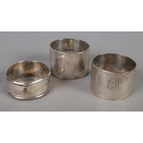 417 - Three silver napkin rings. 99g.