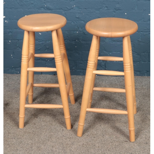 423 - A pair of barstools.