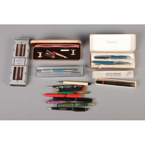 44 - A collection of assorted pens including Stratton Telescopic pencil, Conway Stewart fountain pen and ... 