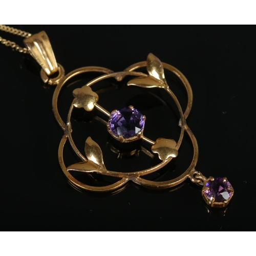 349 - An Edwardian 9ct Gold amethyst pendant on 9ct Gold trace chain. Total weight: 2.4g