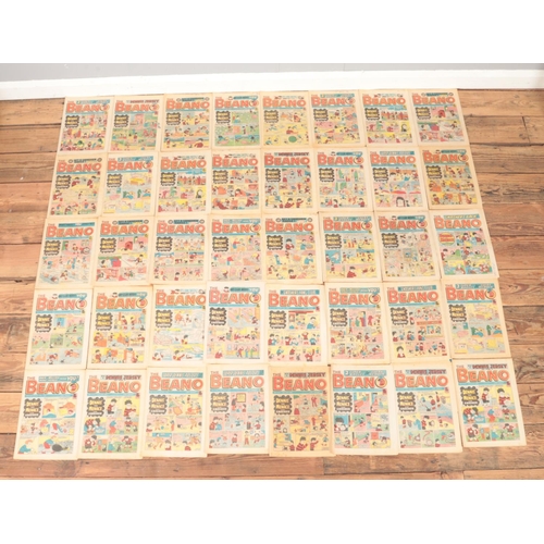 543 - An extremely large collection of mainly 1980's Beano comics. Approximately 387 copies, some duplicat... 