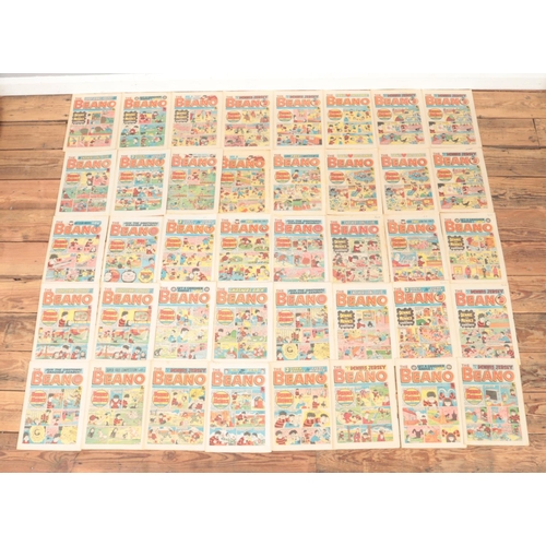 543 - An extremely large collection of mainly 1980's Beano comics. Approximately 387 copies, some duplicat... 