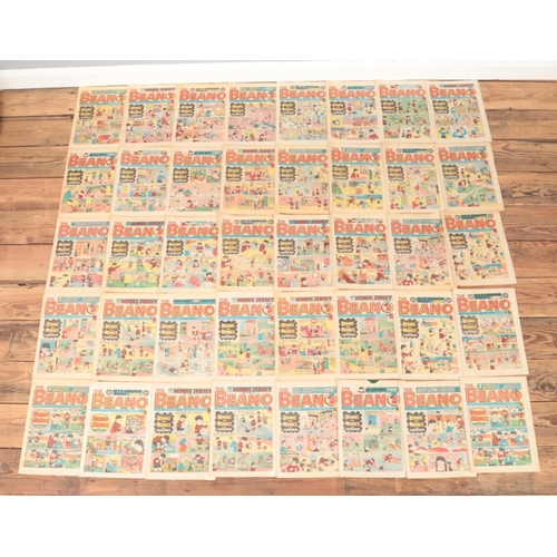 543 - An extremely large collection of mainly 1980's Beano comics. Approximately 387 copies, some duplicat... 