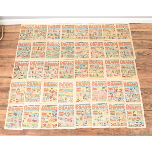 543 - An extremely large collection of mainly 1980's Beano comics. Approximately 387 copies, some duplicat... 