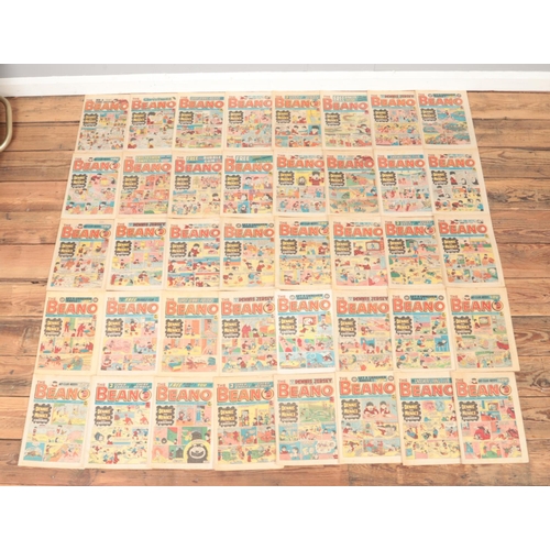 543 - An extremely large collection of mainly 1980's Beano comics. Approximately 387 copies, some duplicat... 