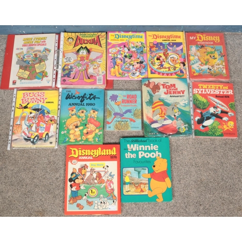 530 - A quantity of mostly Disney & Looney Tunes annuals and books. Includes Tweety and Sylvester, Bugs Bu... 