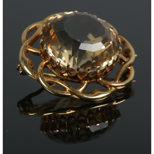 434 - A large Citrine 9ct Gold mounted brooch, assayed for Edingburgh, 1968 by Thomas Kerr Ebbutt Ltd. Tot... 