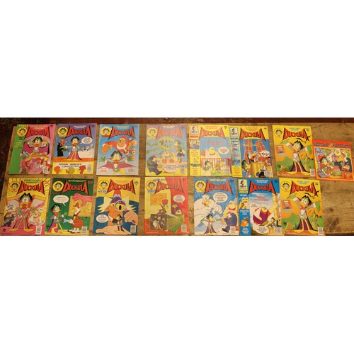 530 - A quantity of mostly Disney & Looney Tunes annuals and books. Includes Tweety and Sylvester, Bugs Bu... 