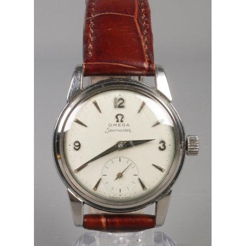 94 - A gents stainless steel Omega Seamaster manual wristwatch. Having baton and Arabic numeral markers a... 