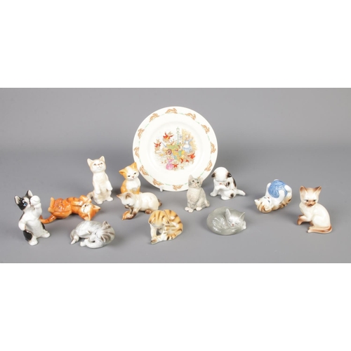 311 - A near complete 'Cats of Character' collection of ceramic cats, together with similar examples and a... 